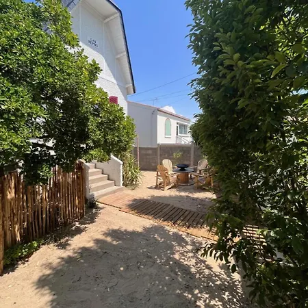 Maison Des Annees 1920 - A 150 M De L'ocean Et Proche Des Commodites - 4 Independants