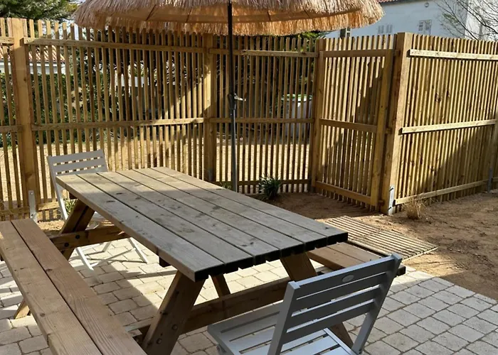 Holiday home Maison Des Annees 1920 - A 150 M De L'ocean Et Proche Des Commodites - 4 Independants *