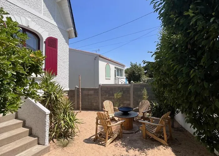 Holiday home Maison Des Annees 1920 - A 150 M De L'ocean Et Proche Des Commodites - 4 Independants *