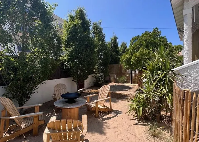 Maison Des Annees 1920 - A 150 M De L'ocean Et Proche Des Commodites - 4 Independants Holiday home