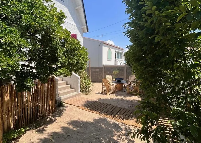 Maison Des Annees 1920 - A 150 M De L'ocean Et Proche Des Commodites - 4 Independants