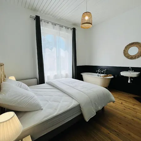 Maison Des Annees 1920 - A 150 M De L'ocean Et Proche Des Commodites - 4 Independants * Сен-Жан-де-Мон