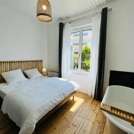 Maison Des Annees 1920 - A 150 M De L'ocean Et Proche Des Commodites - 4 Independants Сен-Жан-де-Мон