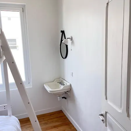 Maison Des Annees 1920 - A 150 M De L'ocean Et Proche Des Commodites - 4 Independants