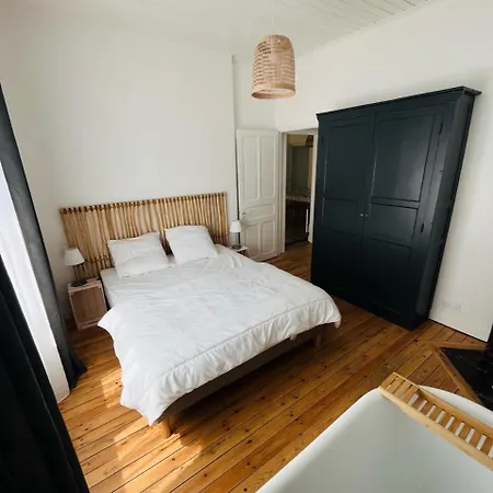 Maison Des Annees 1920 - A 150 M De L'ocean Et Proche Des Commodites - 4 Independants