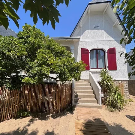 Maison Des Annees 1920 - A 150 M De L'ocean Et Proche Des Commodites - 4 Independants * Сен-Жан-де-Мон