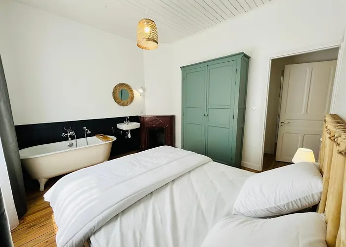 Maison Des Annees 1920 - A 150 M De L'ocean Et Proche Des Commodites - 4 Independants 펜션