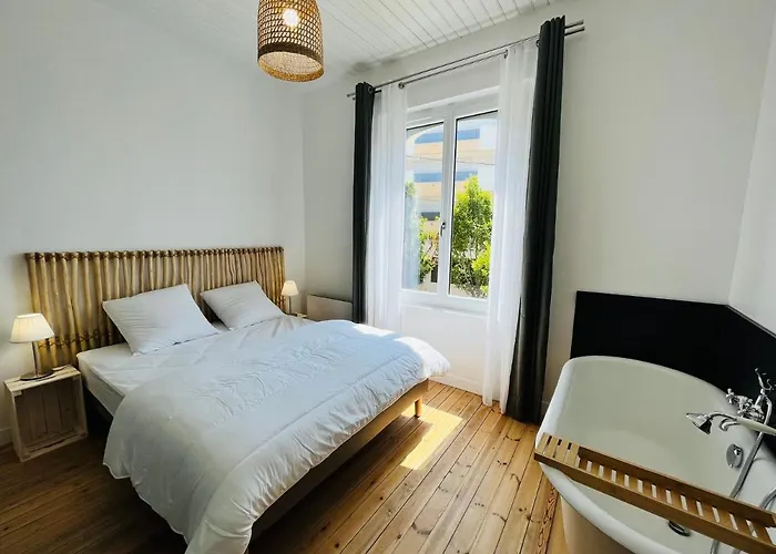 Maison Des Annees 1920 - A 150 M De L'ocean Et Proche Des Commodites - 4 Independants 생장드몽