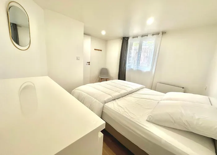 Maison Des Annees 1920 - A 150 M De L'ocean Et Proche Des Commodites - 4 Independants *