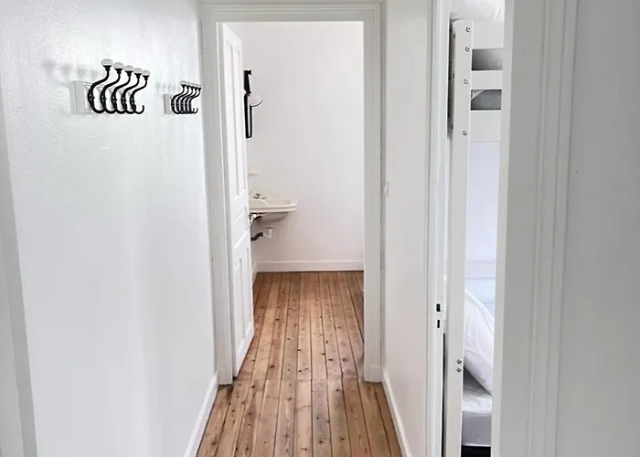 Maison Des Annees 1920 - A 150 M De L'ocean Et Proche Des Commodites - 4 Independants *