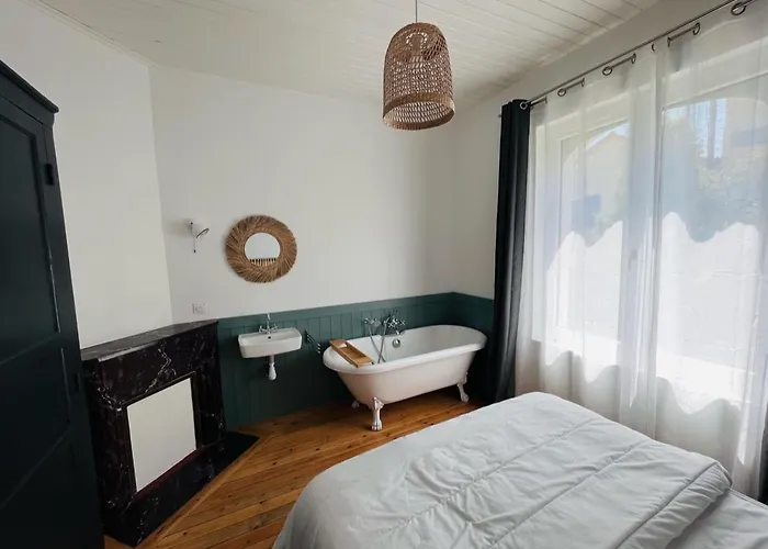 Maison Des Annees 1920 - A 150 M De L'ocean Et Proche Des Commodites - 4 Independants 생장드몽