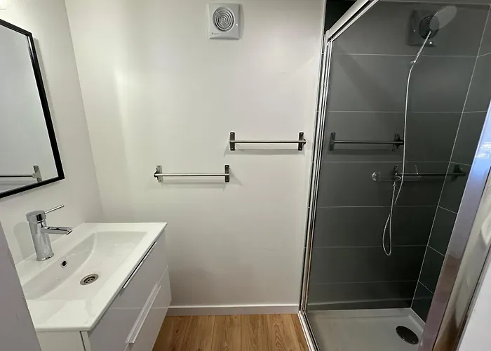 Maison Des Annees 1920 - A 150 M De L'ocean Et Proche Des Commodites - 4 Independants *